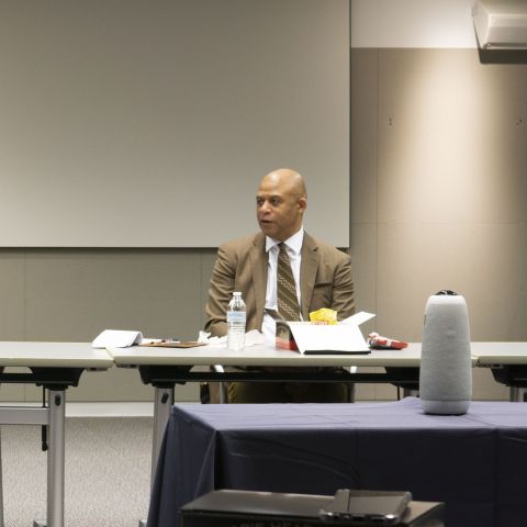 Eric Pryor having lunch with students