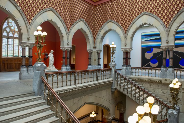 Photograph of HLB grand staircase and Washington Foyer. 